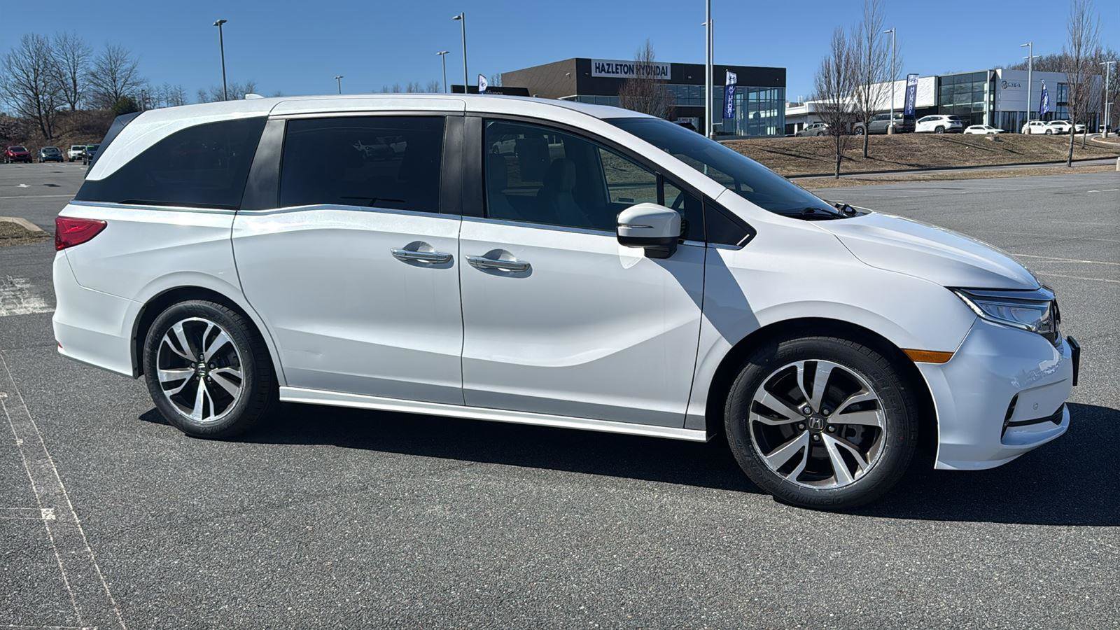 Used 2023 Honda Odyssey Touring image 3