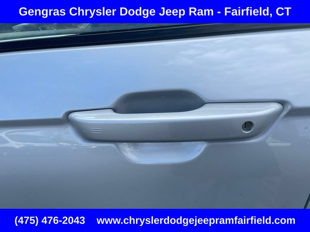 Used 2023 Jeep Grand Cherokee L Altitude AWD/4WD image 48
