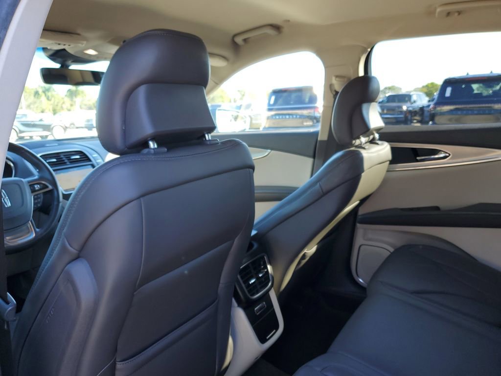 Certified 2019 Lincoln Nautilus Select image 10