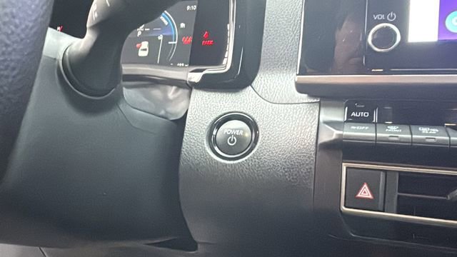 Used 2025 Toyota Camry LE image 7