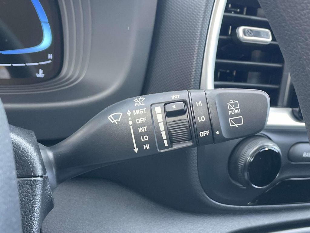 Certified 2026 Hyundai Venue SE image 25