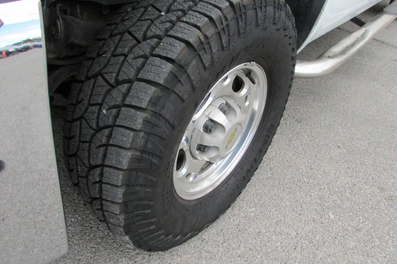 Used 2007 Chevrolet Silverado 2500 LT w/ 2LT Convenience Package AWD/4WD image 11