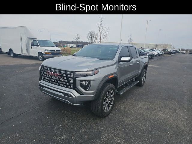 Used 2023 GMC Canyon Denali image 2