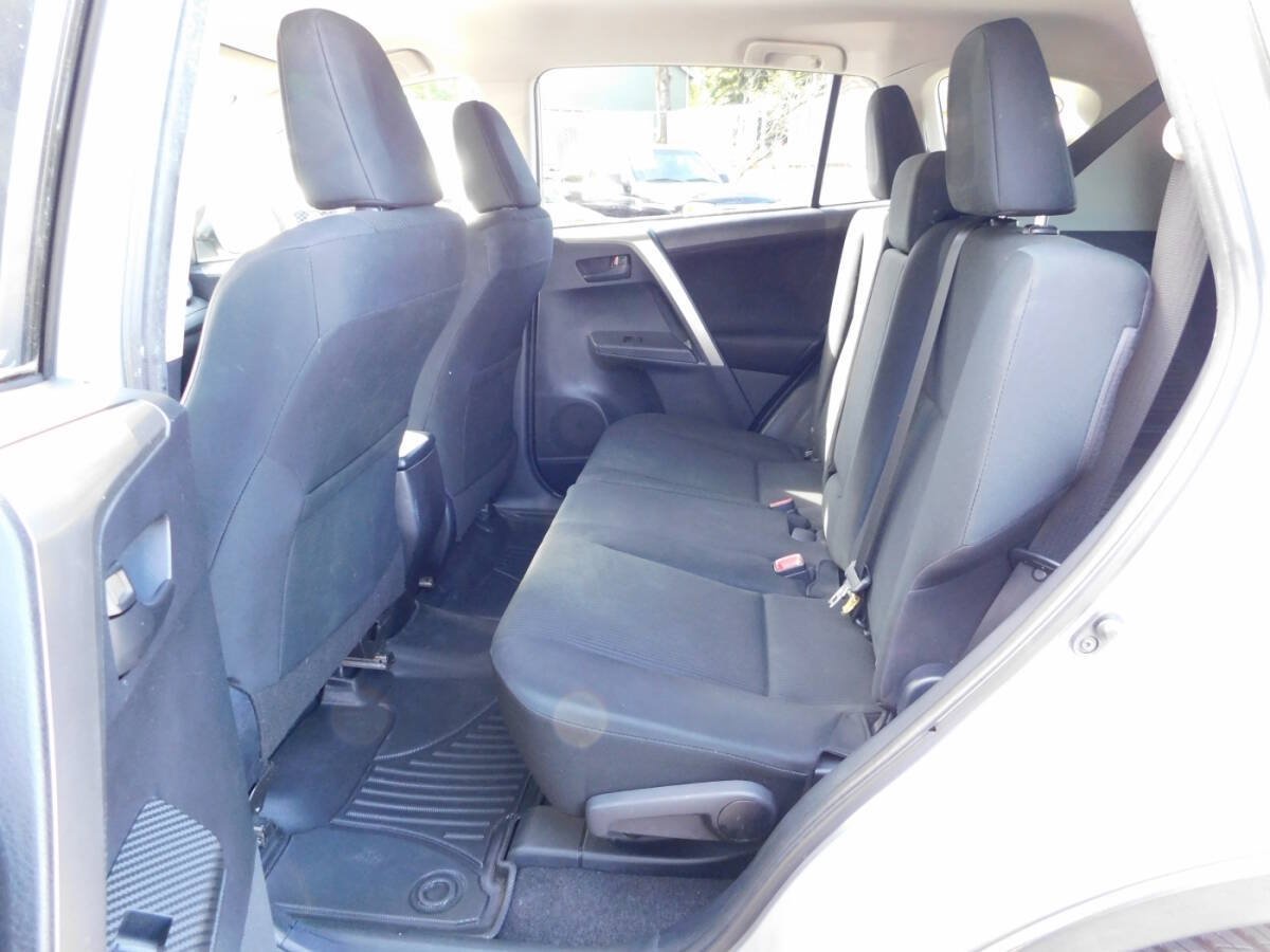 Used 2015 Toyota RAV4 LE AWD/4WD image 6