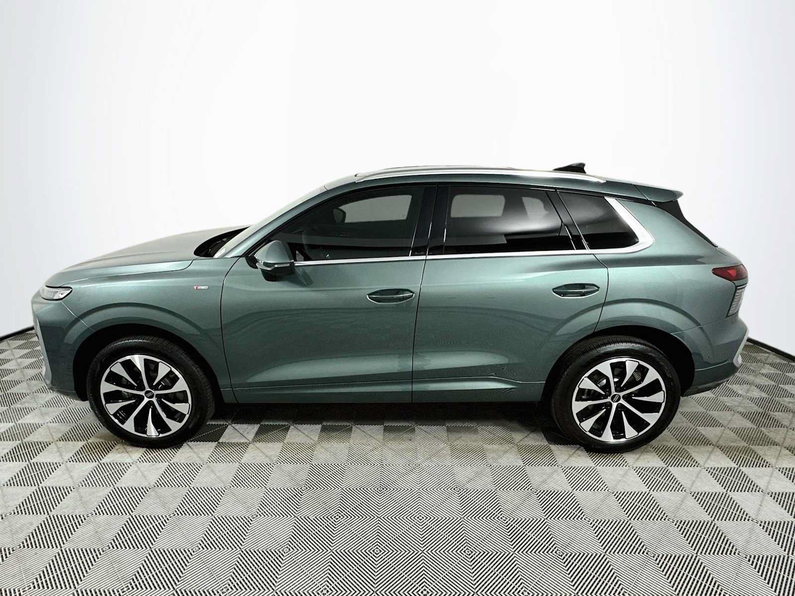 New 2026 Audi Q3 quattro 2.0T AWD/4WD image 4
