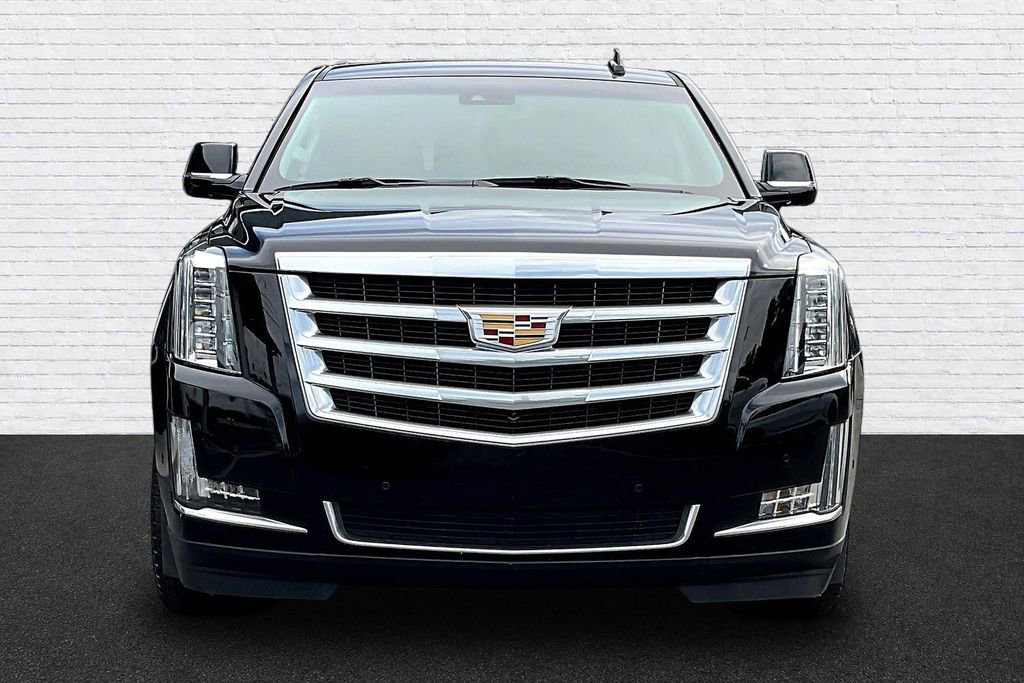 Used 2019 Cadillac Escalade Luxury RWD image 2