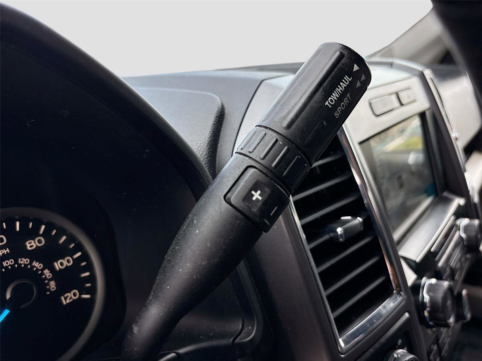 Used 2016 Ford F150 XLT w/ Equipment Group 302A Luxury image 16