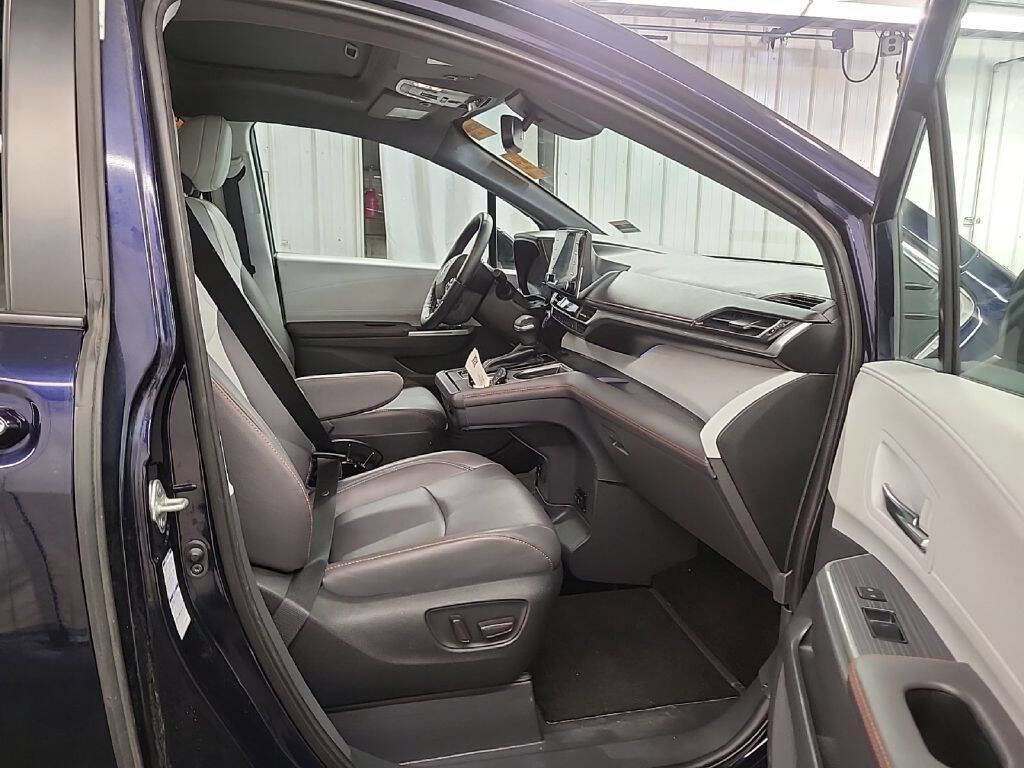 Used 2022 Toyota Sienna LE image 7