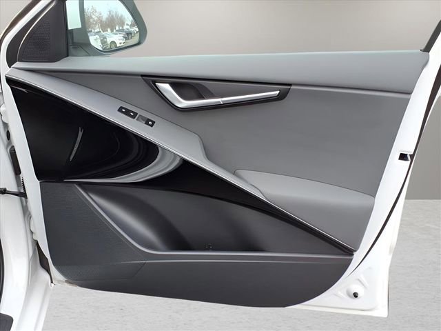 Used 2024 Kia Niro EX image 19