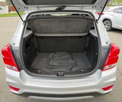 Used 2019 Chevrolet Trax LT w/ Sun & Sound Package image 14