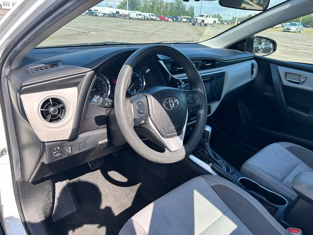 Used 2019 Toyota Corolla LE FWD image 4