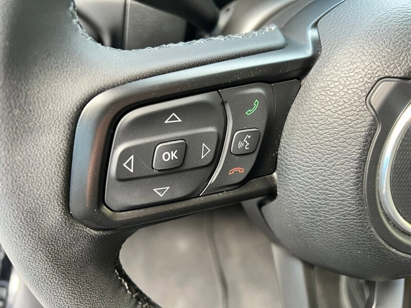 Used 2025 Jeep Wrangler Unlimited Rubicon AWD/4WD image 26