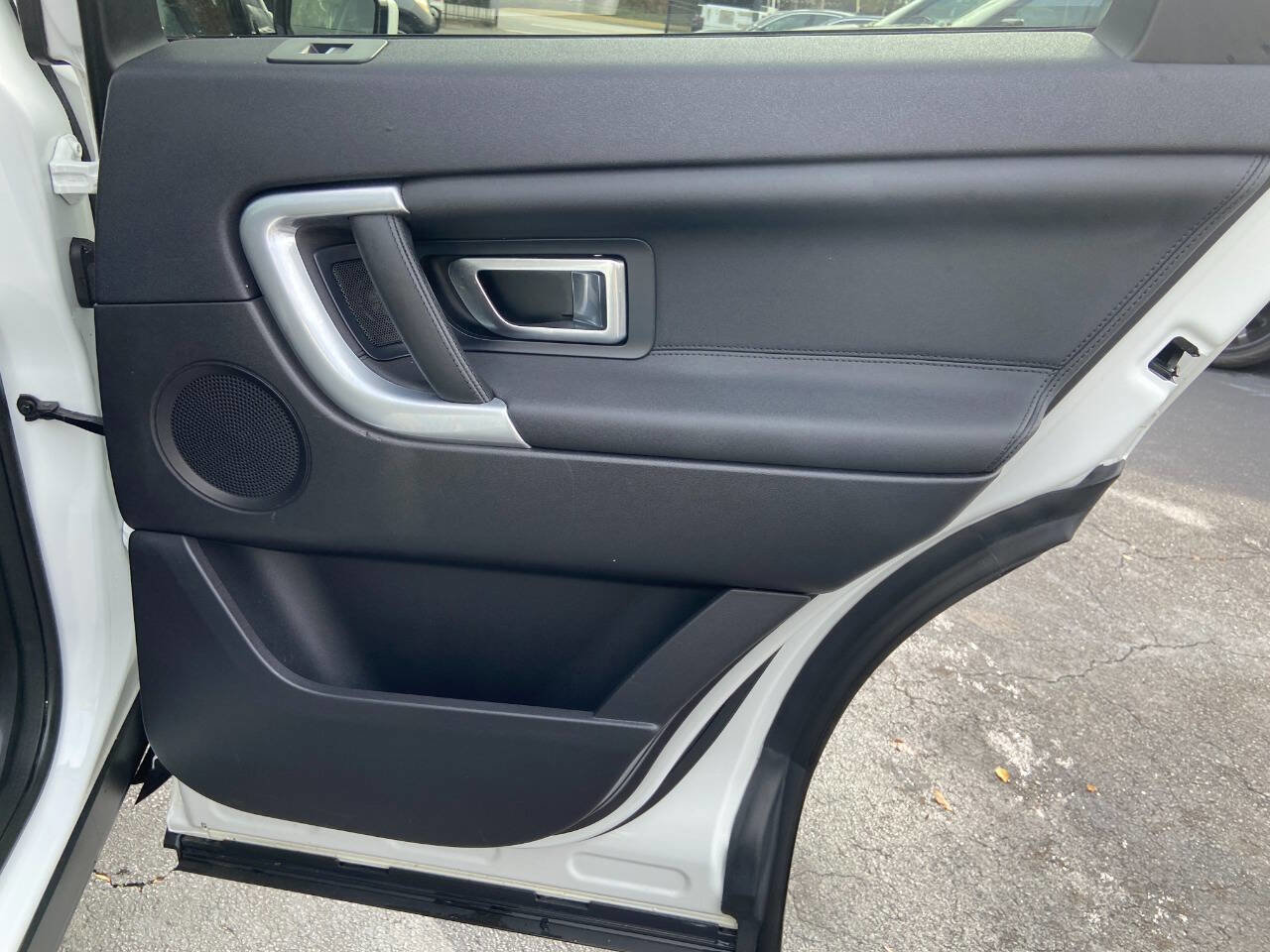 Used 2015 Land Rover Discovery Sport HSE image 24