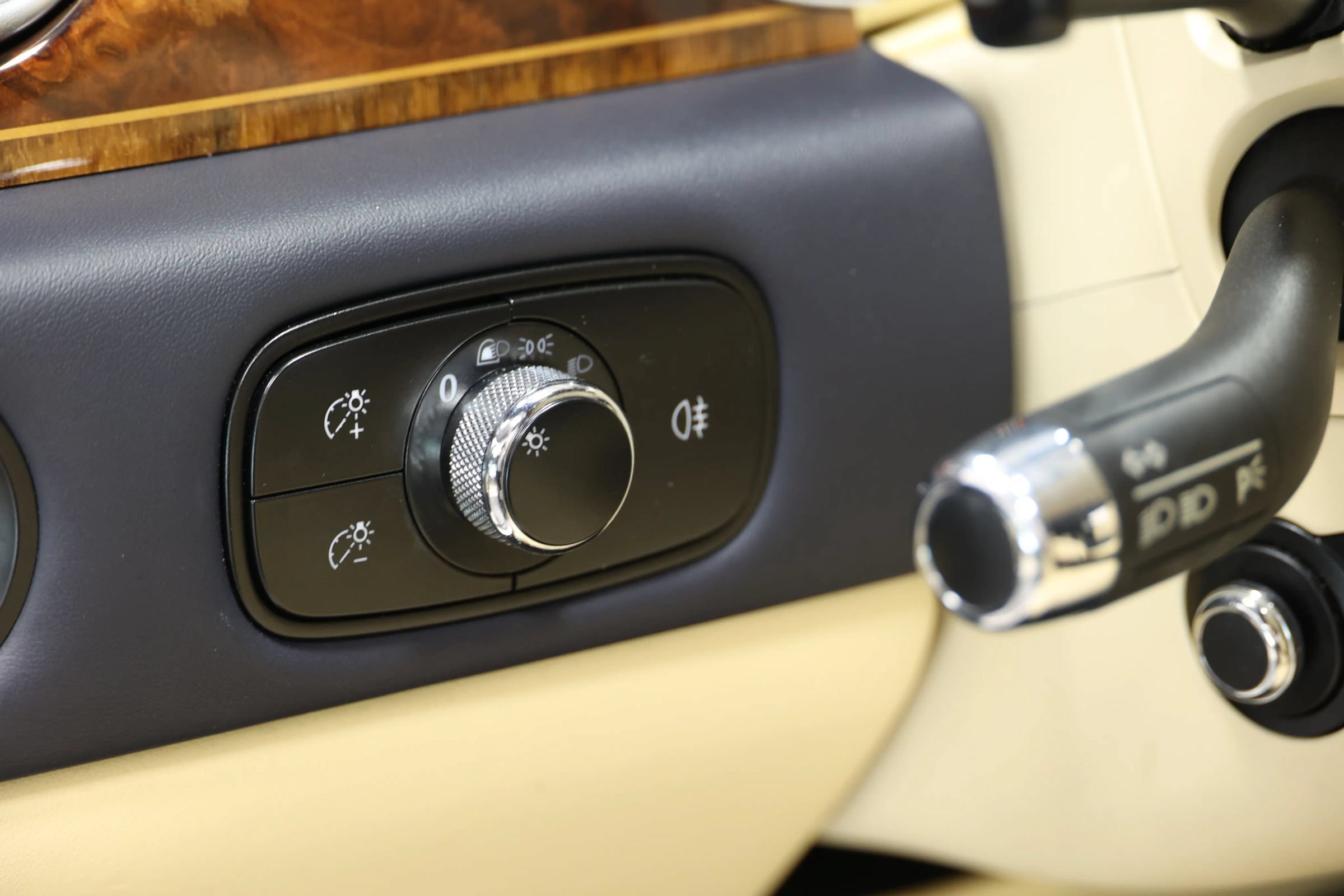 Used 2015 Bentley Flying Spur V8 AWD/4WD image 23