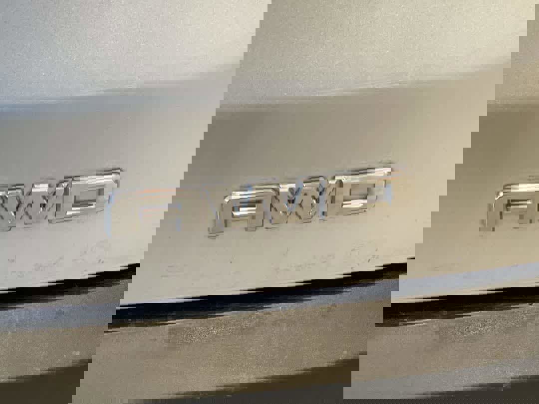 Used 2018 GMC Acadia SLE image 12