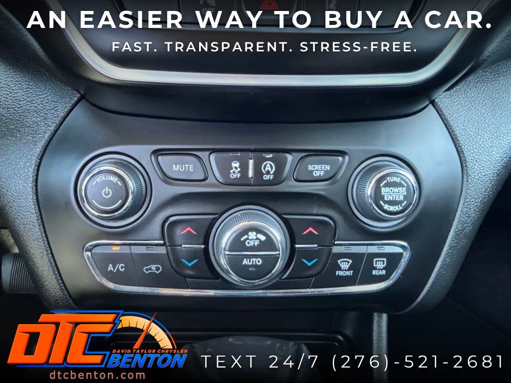 Used 2021 Jeep Cherokee Latitude Lux w/ Comfort/Convenience Group AWD/4WD image 22