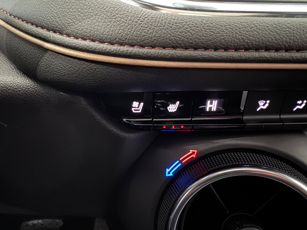 Certified 2022 Chevrolet Blazer Premier w/ Enhanced Convenience Package AWD/4WD image 20