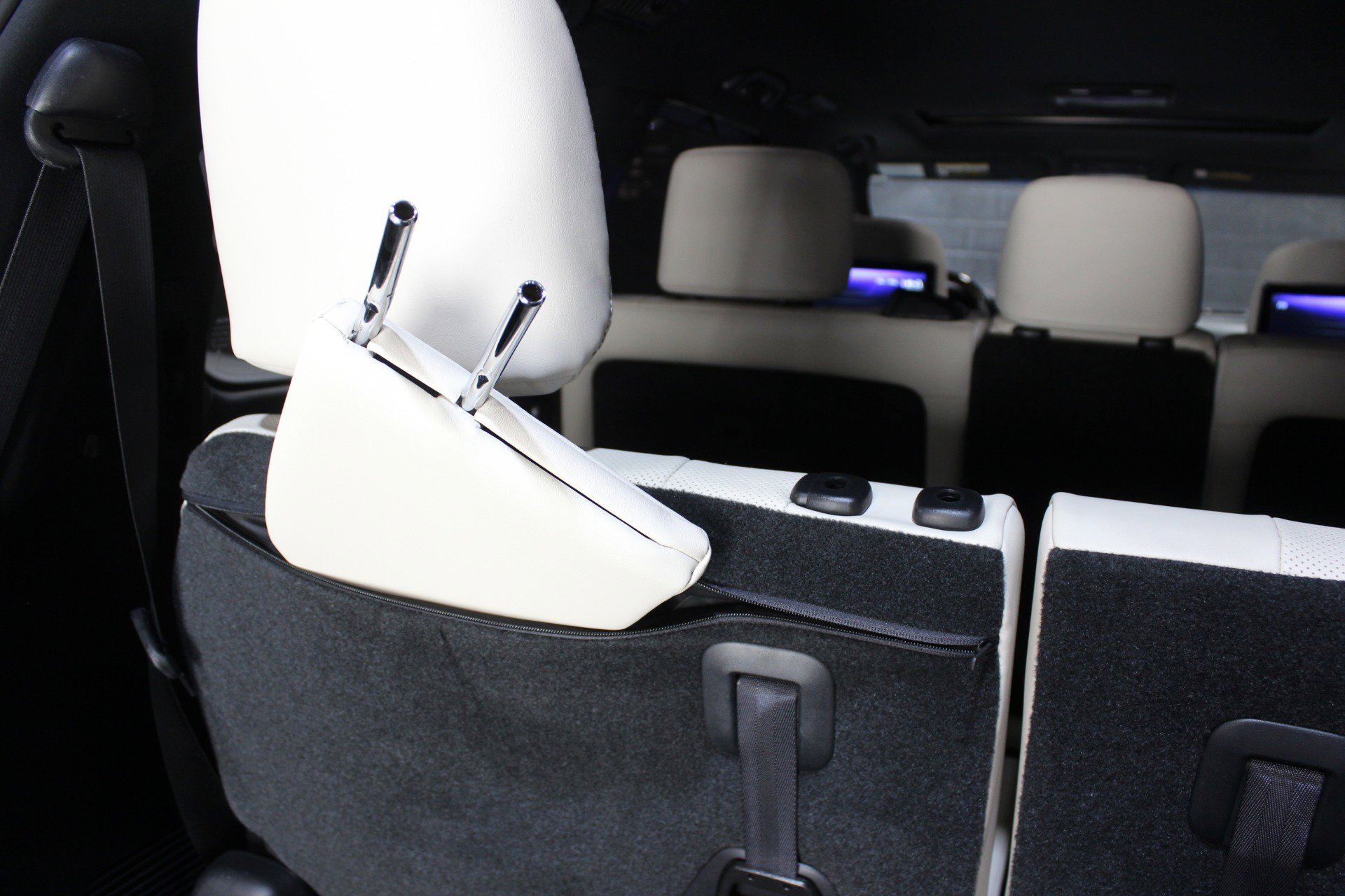 Used 2019 Lexus LX 570 Three-Row Inspiration Series w w/ Inspiration Series image 74