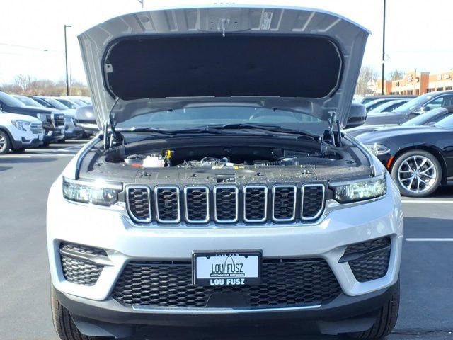 New 2026 Jeep Grand Cherokee Laredo X AWD/4WD image 23
