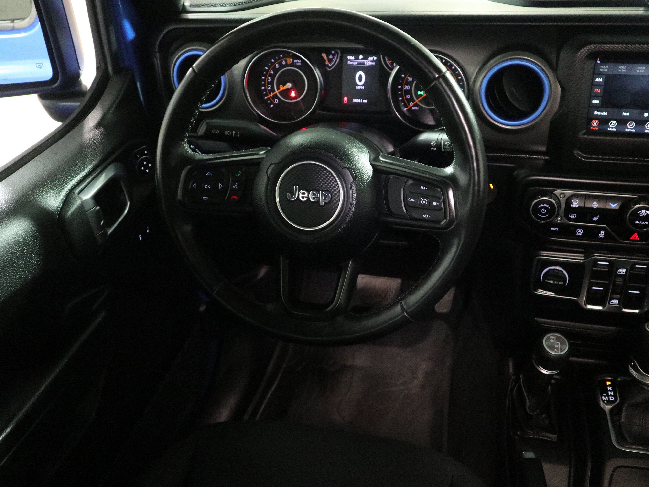 Used 2022 Jeep Gladiator Sport AWD/4WD image 16
