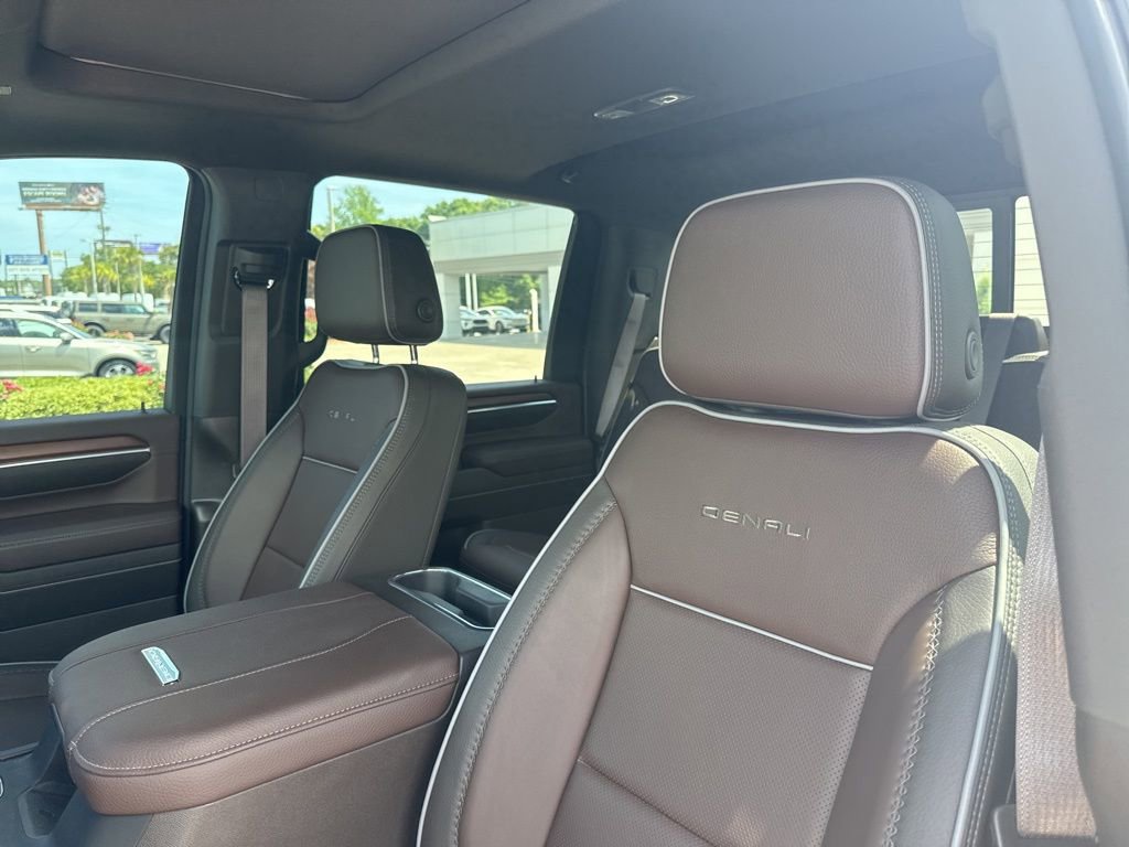 Used 2024 GMC Sierra 3500 Denali w/ Denali Reserve Package image 6
