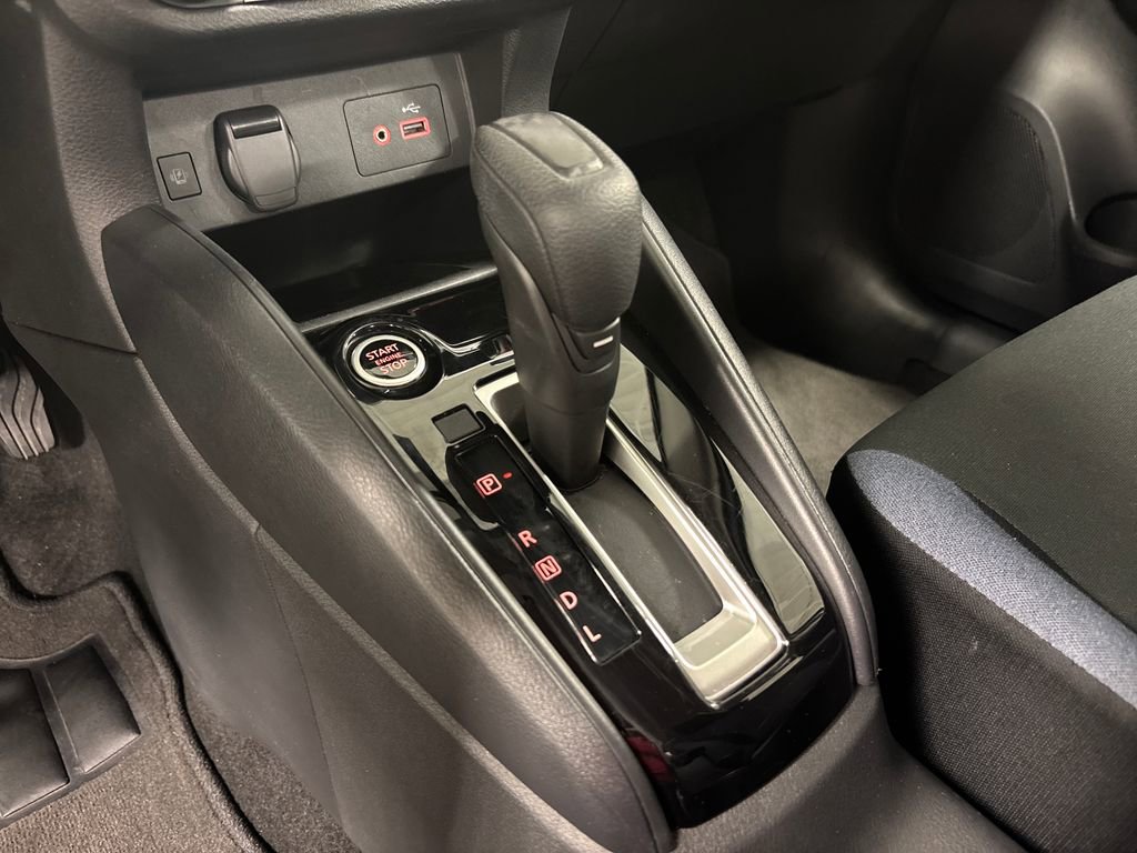 Used 2025 Nissan Versa SV FWD image 37