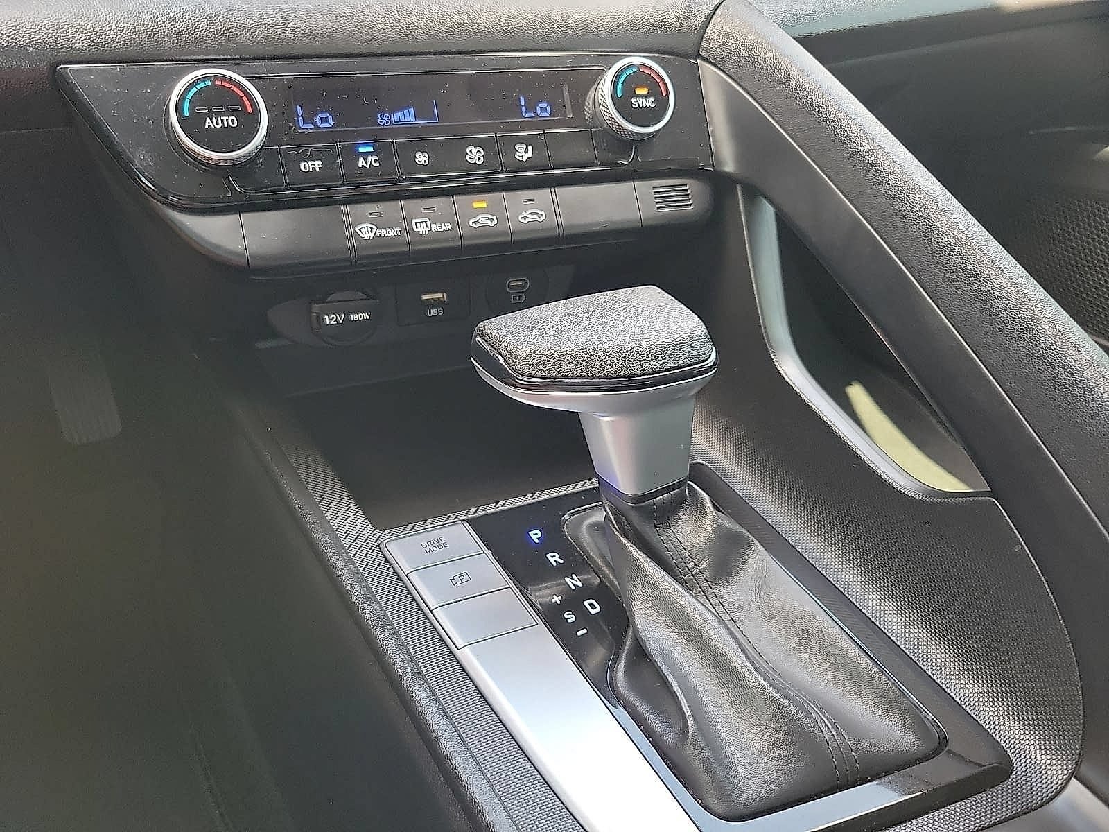 Used 2024 Hyundai Elantra SEL FWD image 17