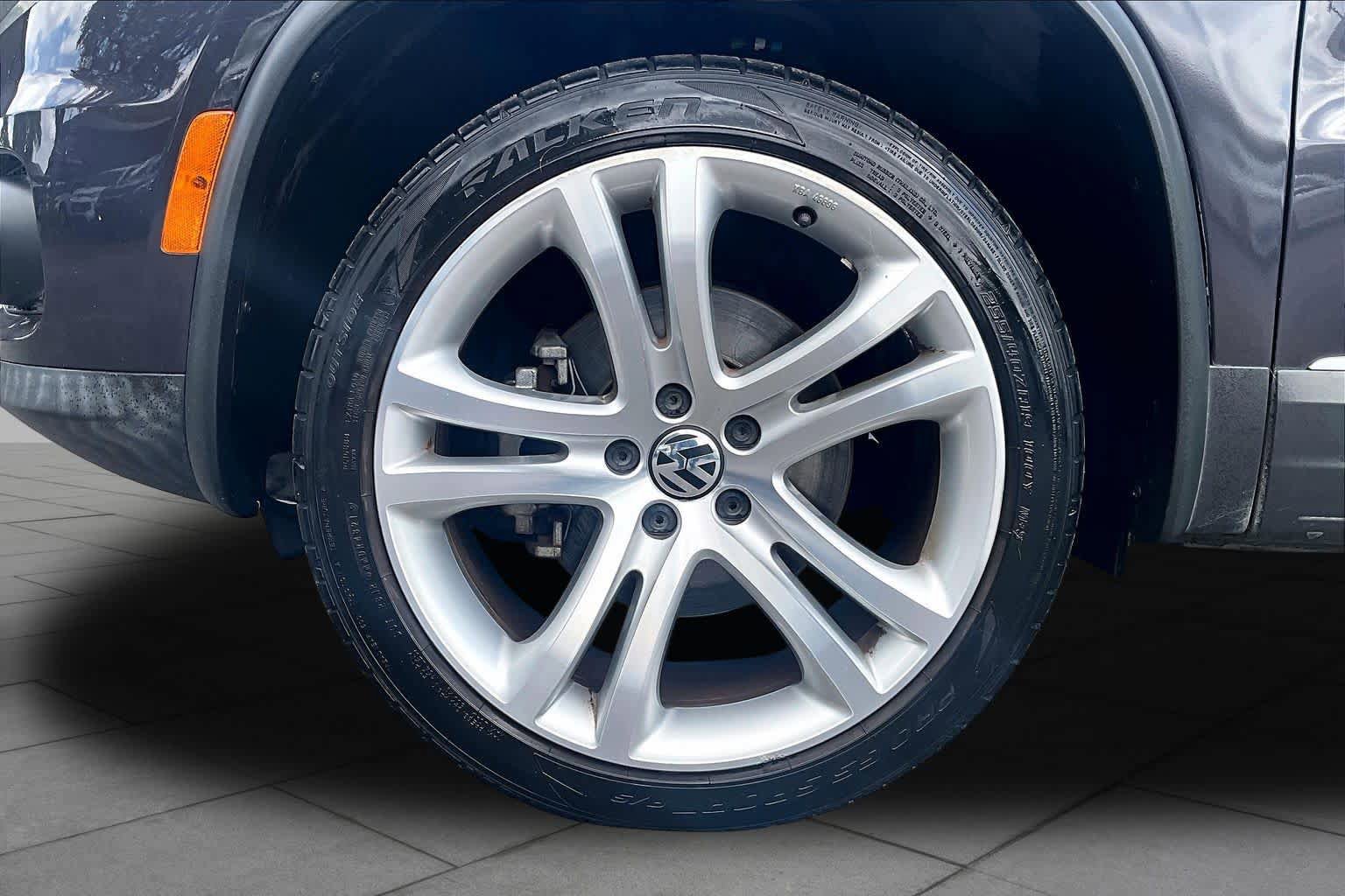 Used 2016 Volkswagen Tiguan SEL image 11