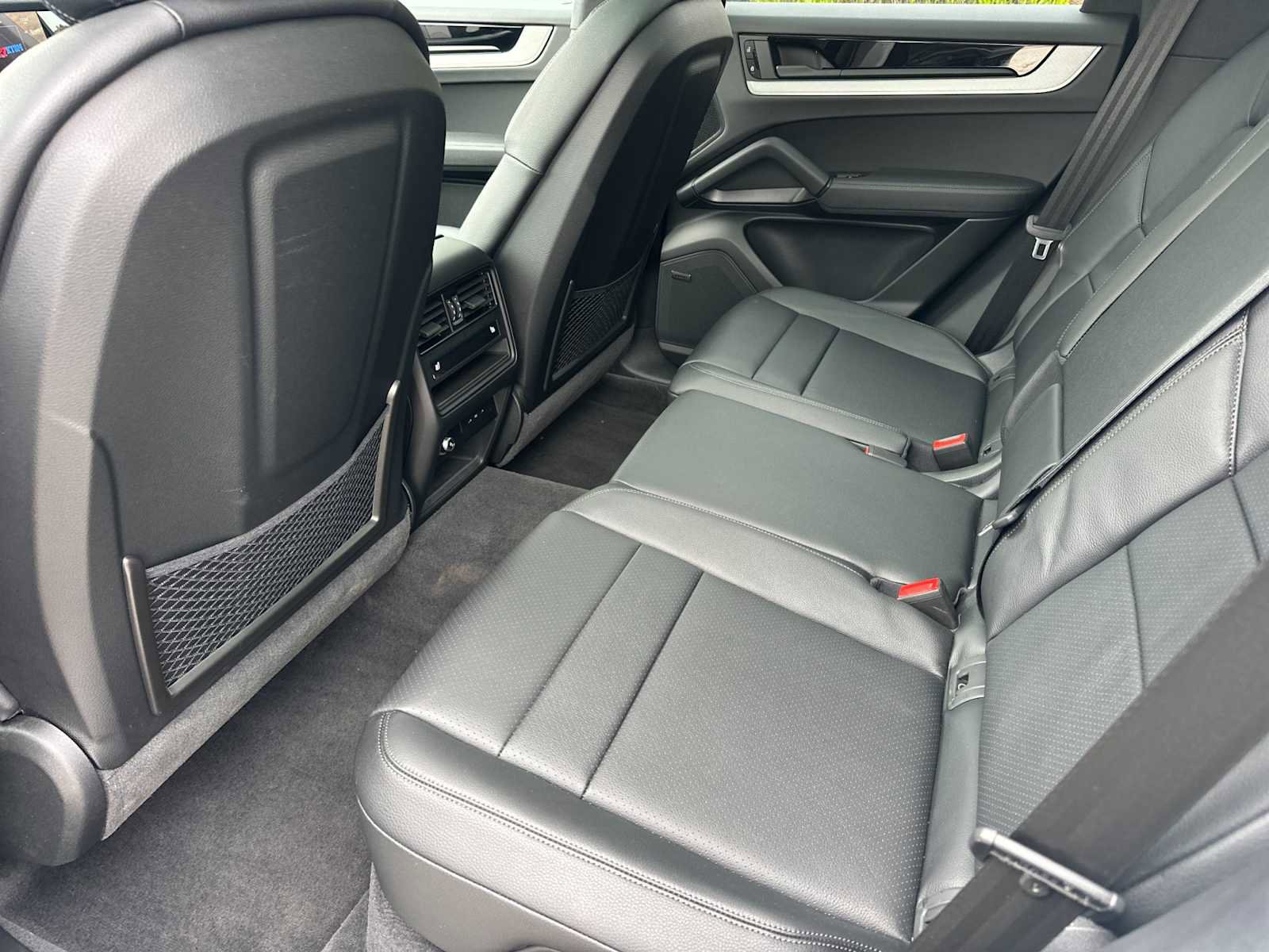 Used 2025 Porsche Cayenne image 14