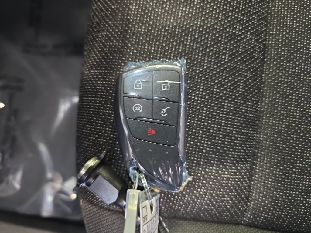 Used 2024 Chevrolet Traverse LT FWD image 36