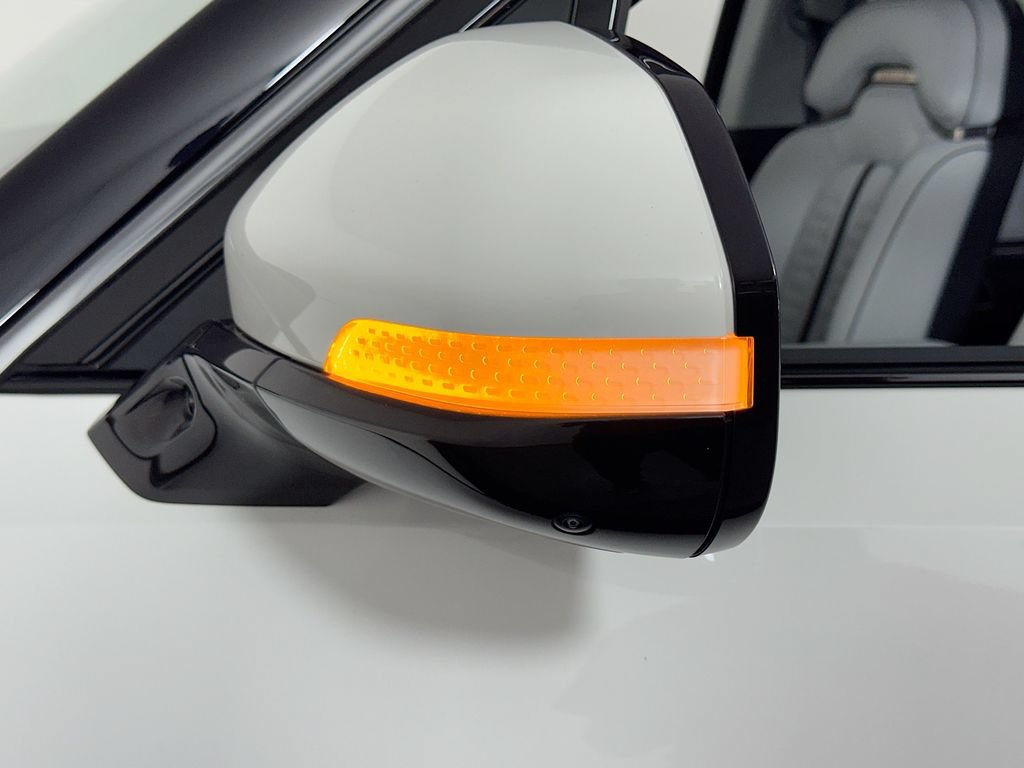 Used 2024 Rivian R1S Adventure Quad AWD/4WD image 18