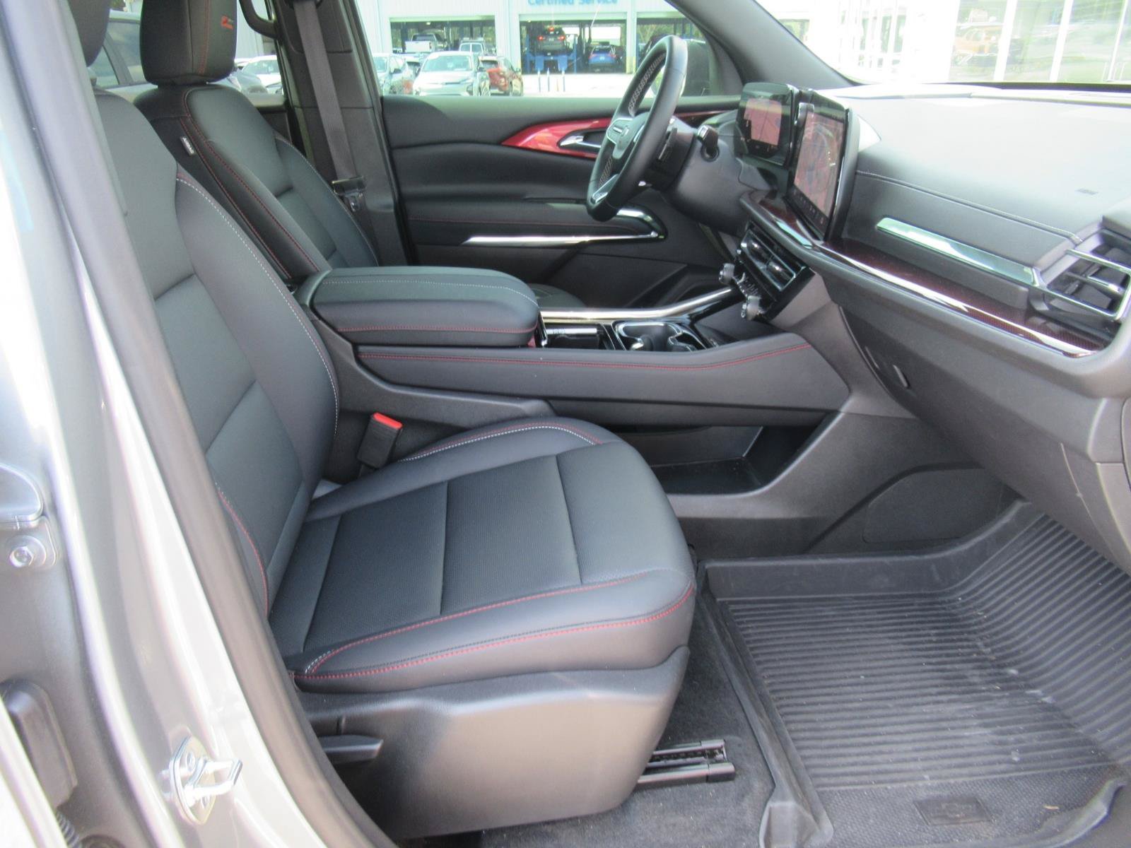 Used 2026 Chevrolet Traverse Z71 AWD/4WD image 11