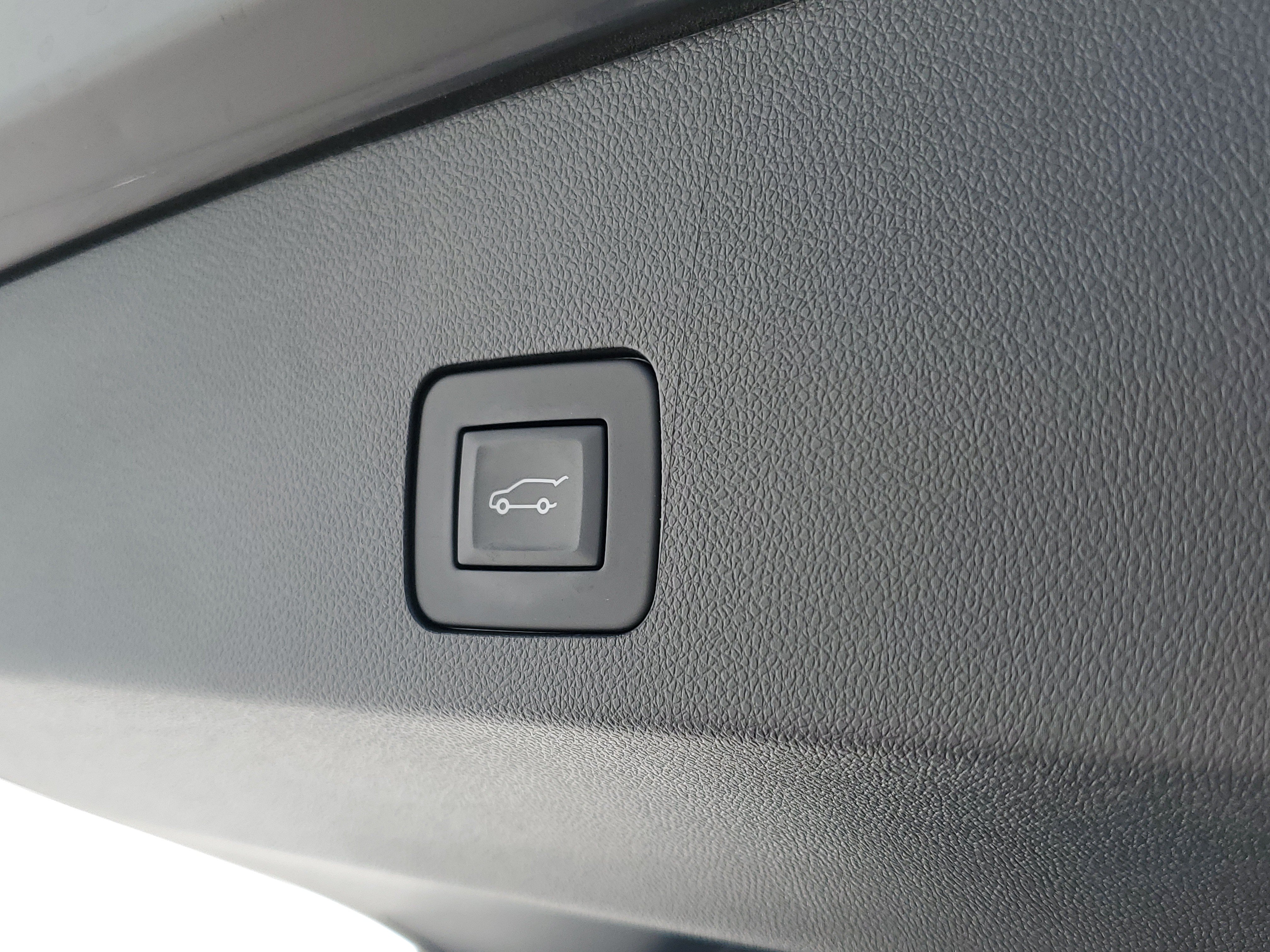 Certified 2023 Buick Encore GX Select w/ Sport Touring Package FWD image 11