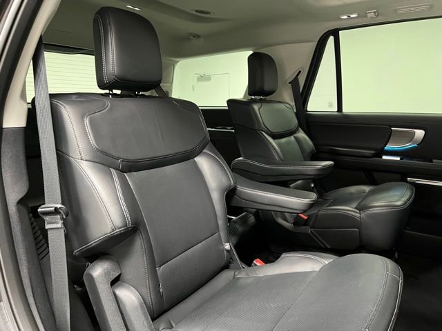 Used 2025 Ford Expedition Platinum image 53
