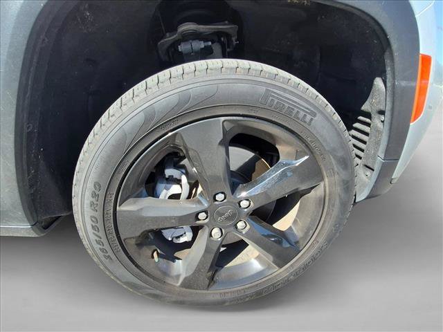 Used 2024 Jeep Grand Cherokee L Limited w/ Black Appearance Package RWD image 15