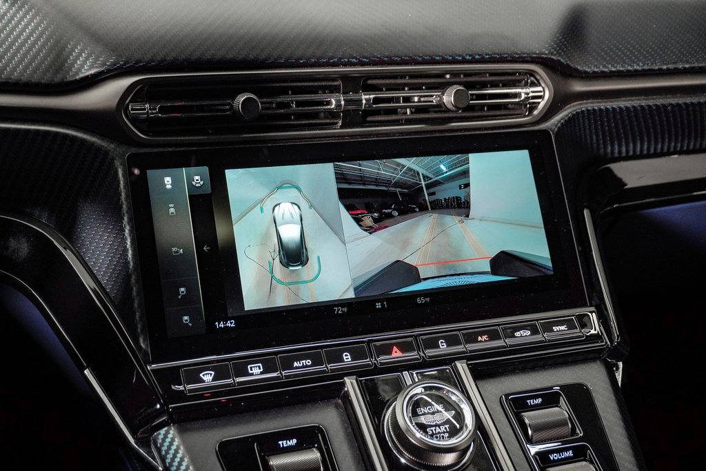 Used 2025 Aston Martin V8 Vantage Coupe image 28