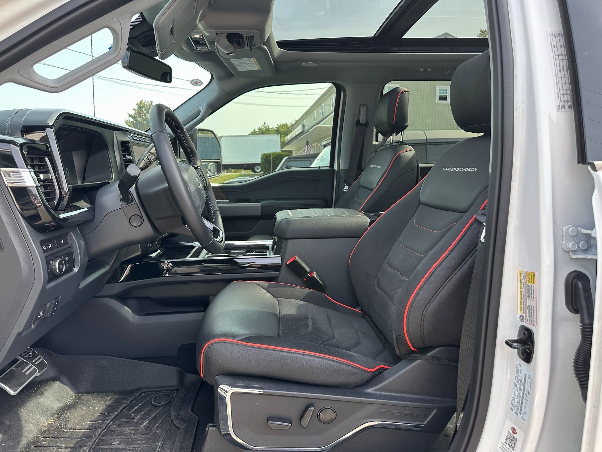 Used 2024 Ford F250 Lariat w/ Lariat Ultimate Package image 14