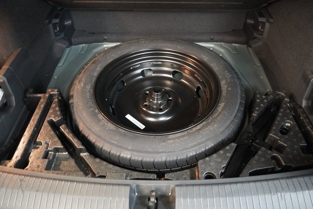 Used 2019 Volkswagen Tiguan S image 11