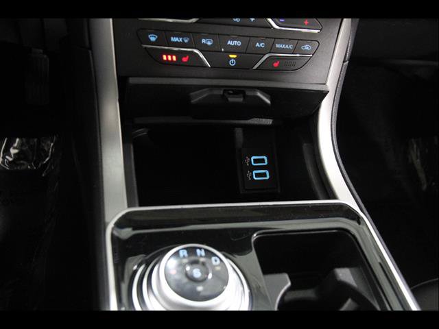 Used 2020 Ford Edge SEL w/ Cold Weather Package image 18