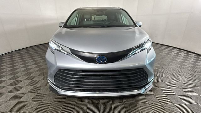 Used 2021 Toyota Sienna XLE FWD image 8