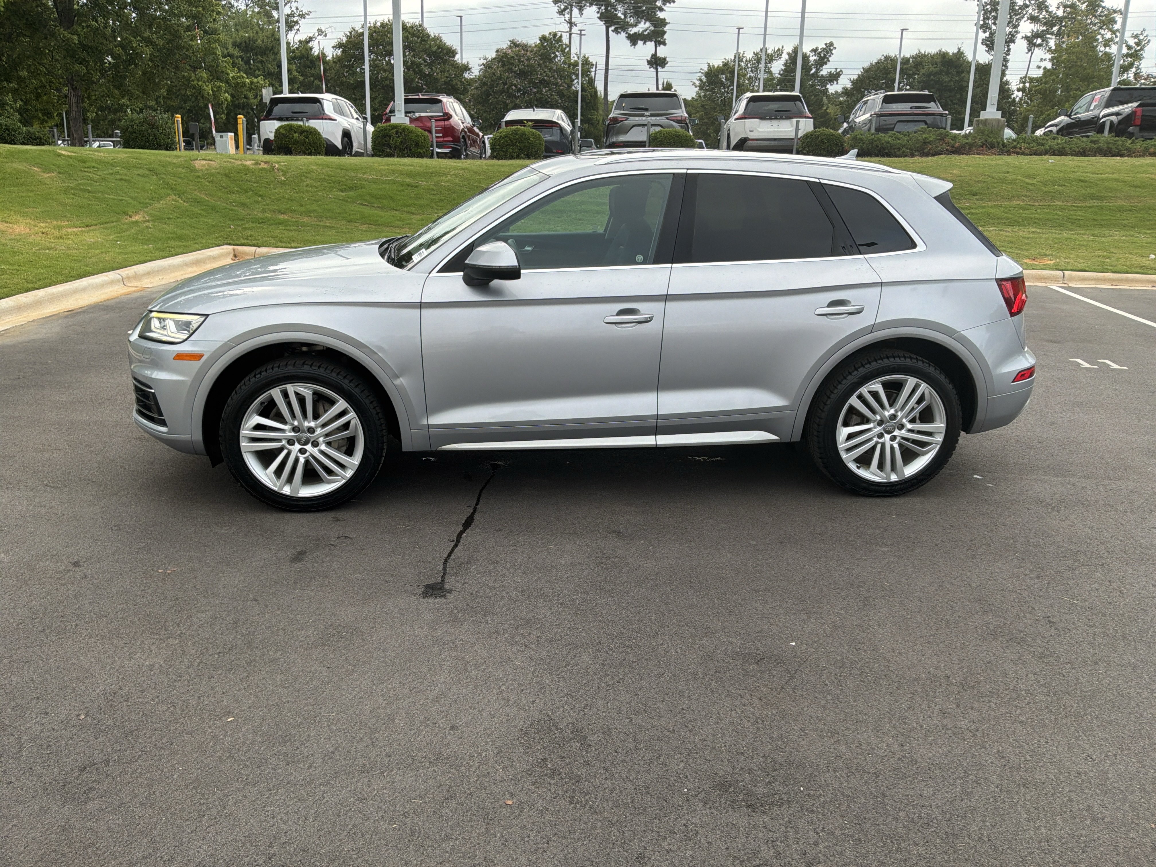 Used 2019 Audi Q5 2.0T Premium Plus w/ Premium Plus Package AWD/4WD image 7