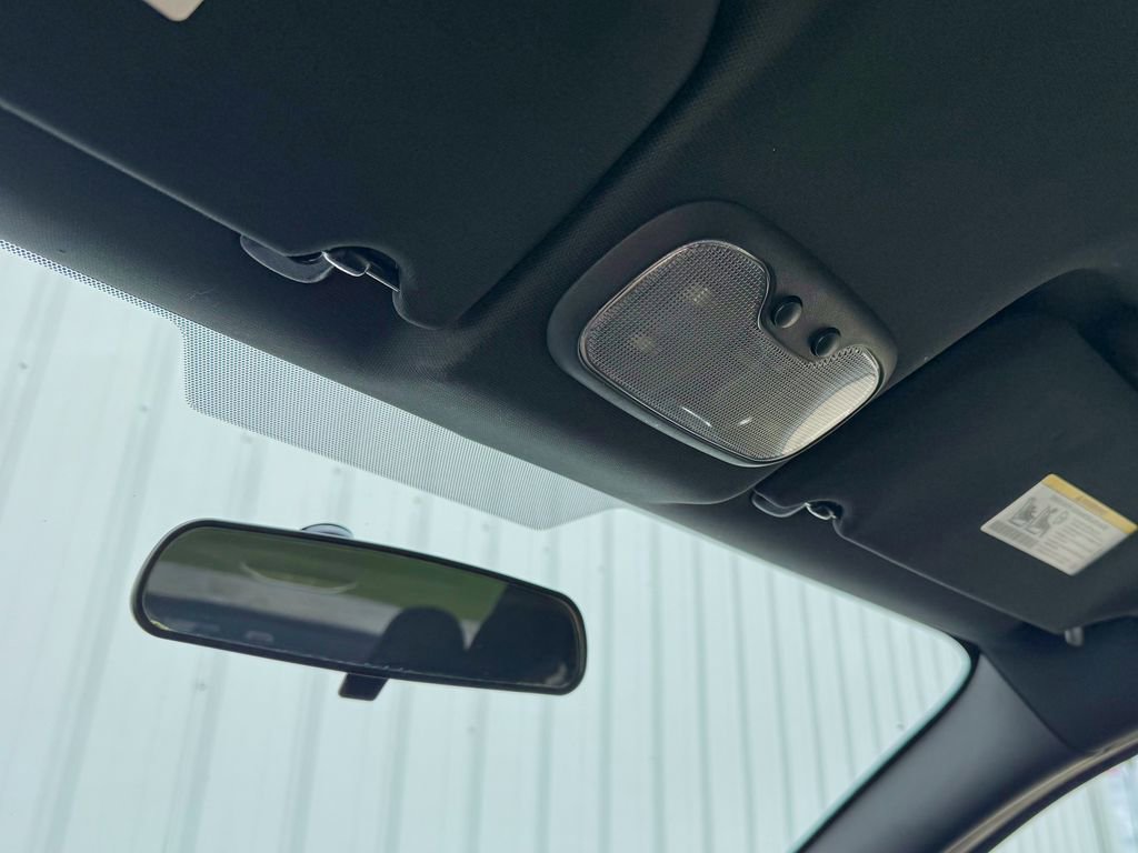 Used 2014 Dodge Avenger SE image 23