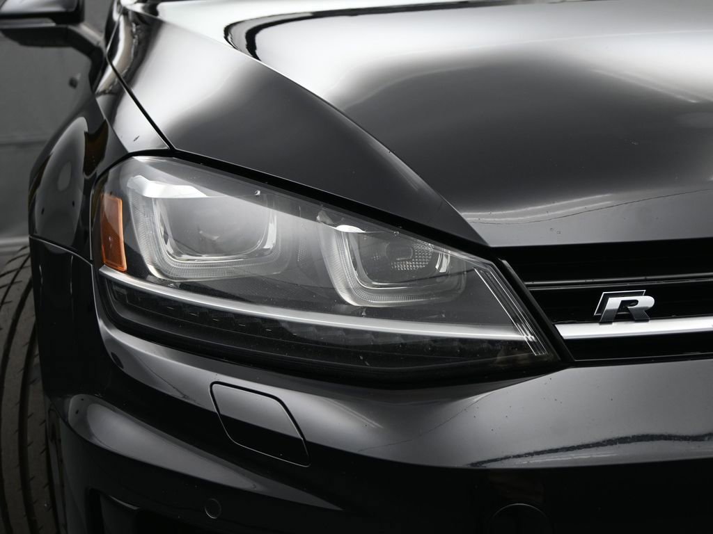 Used 2015 Volkswagen Golf R 4-Door image 11