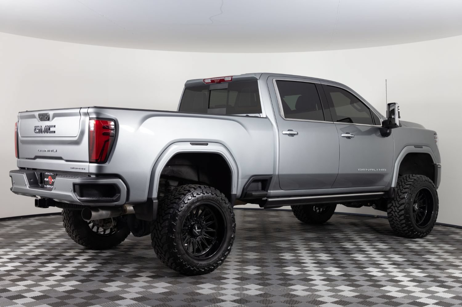 Used 2025 GMC Sierra 3500 Denali Ultimate AWD/4WD image 8