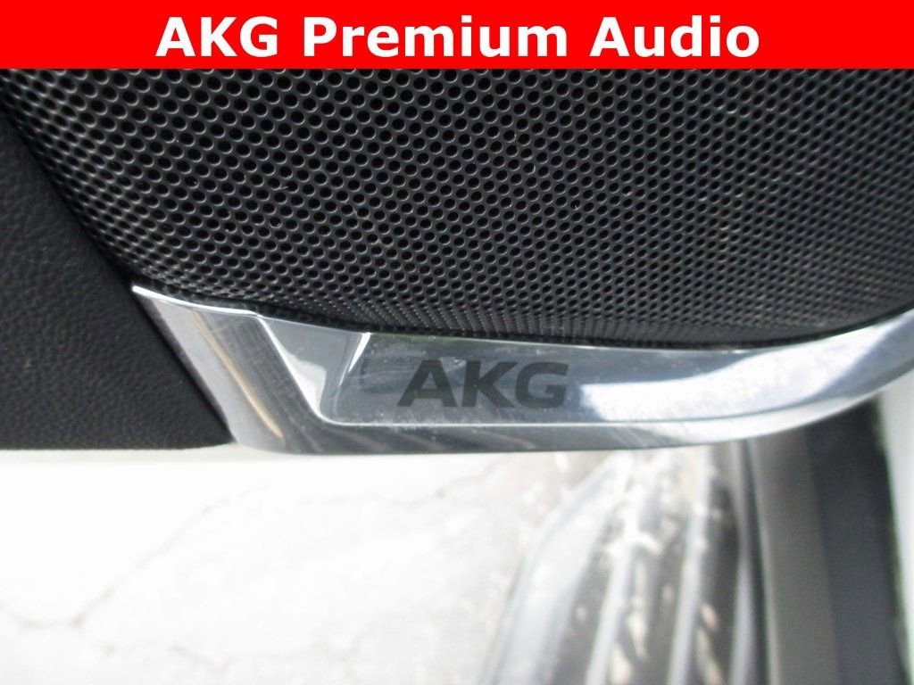 Used 2024 Cadillac Escalade Premium Luxury image 19