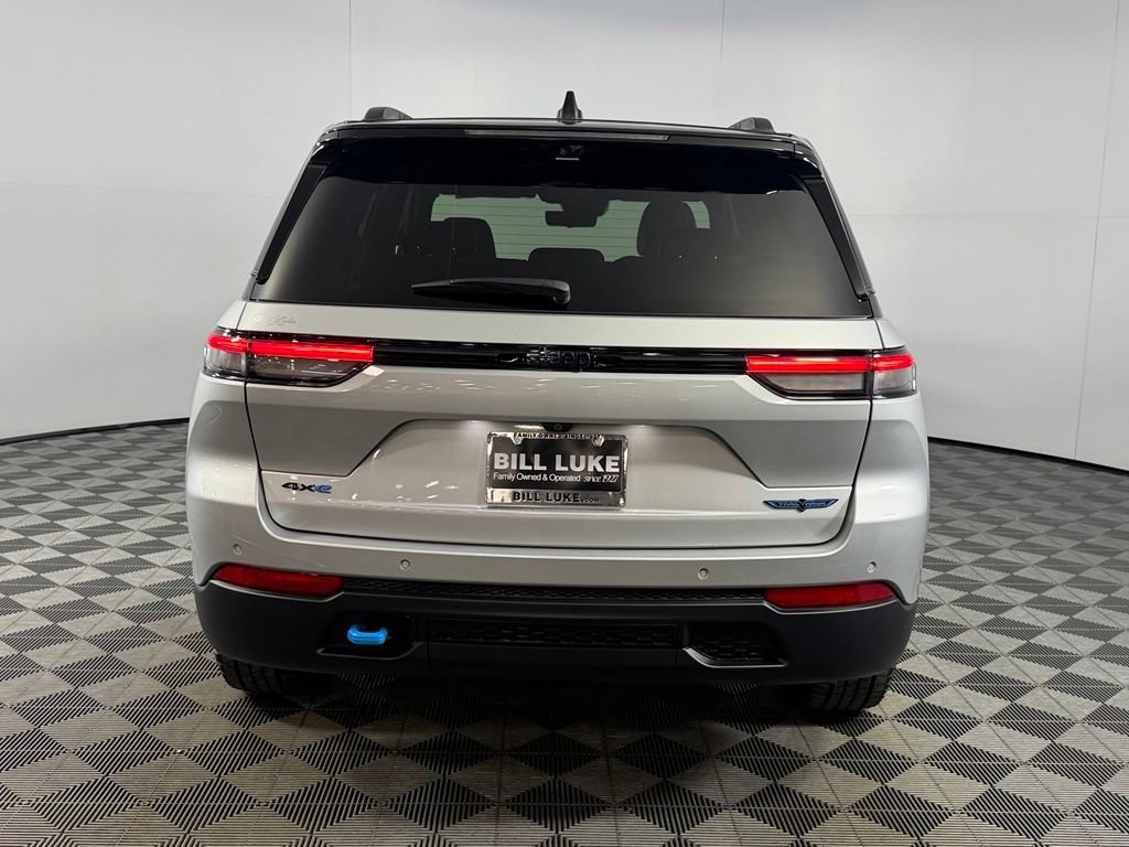 Used 2023 Jeep Grand Cherokee Trailhawk w/ Advanced Protech Group II AWD/4WD image 8