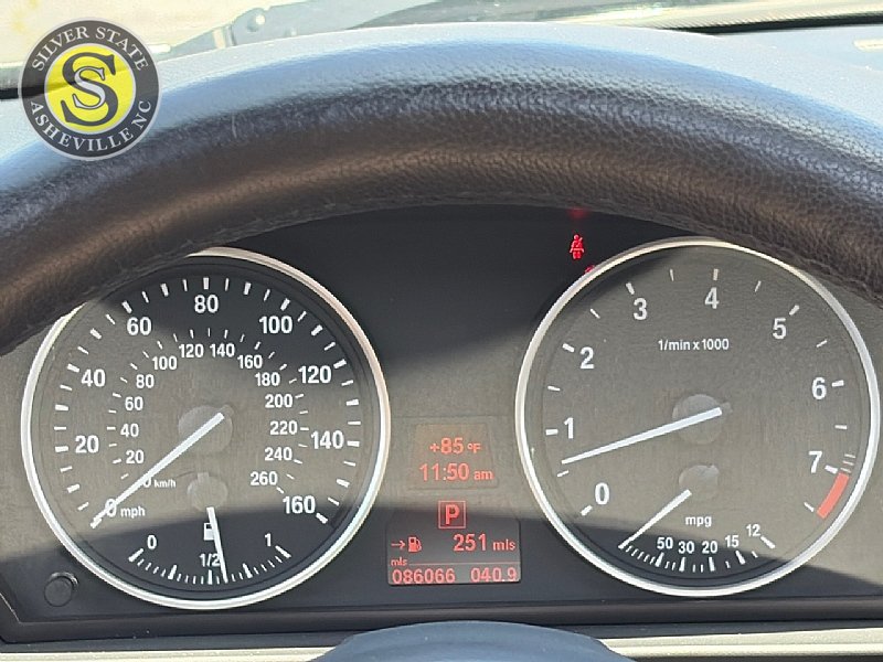 Used 2010 BMW 528i Sedan w/ Sport Pkg RWD image 25