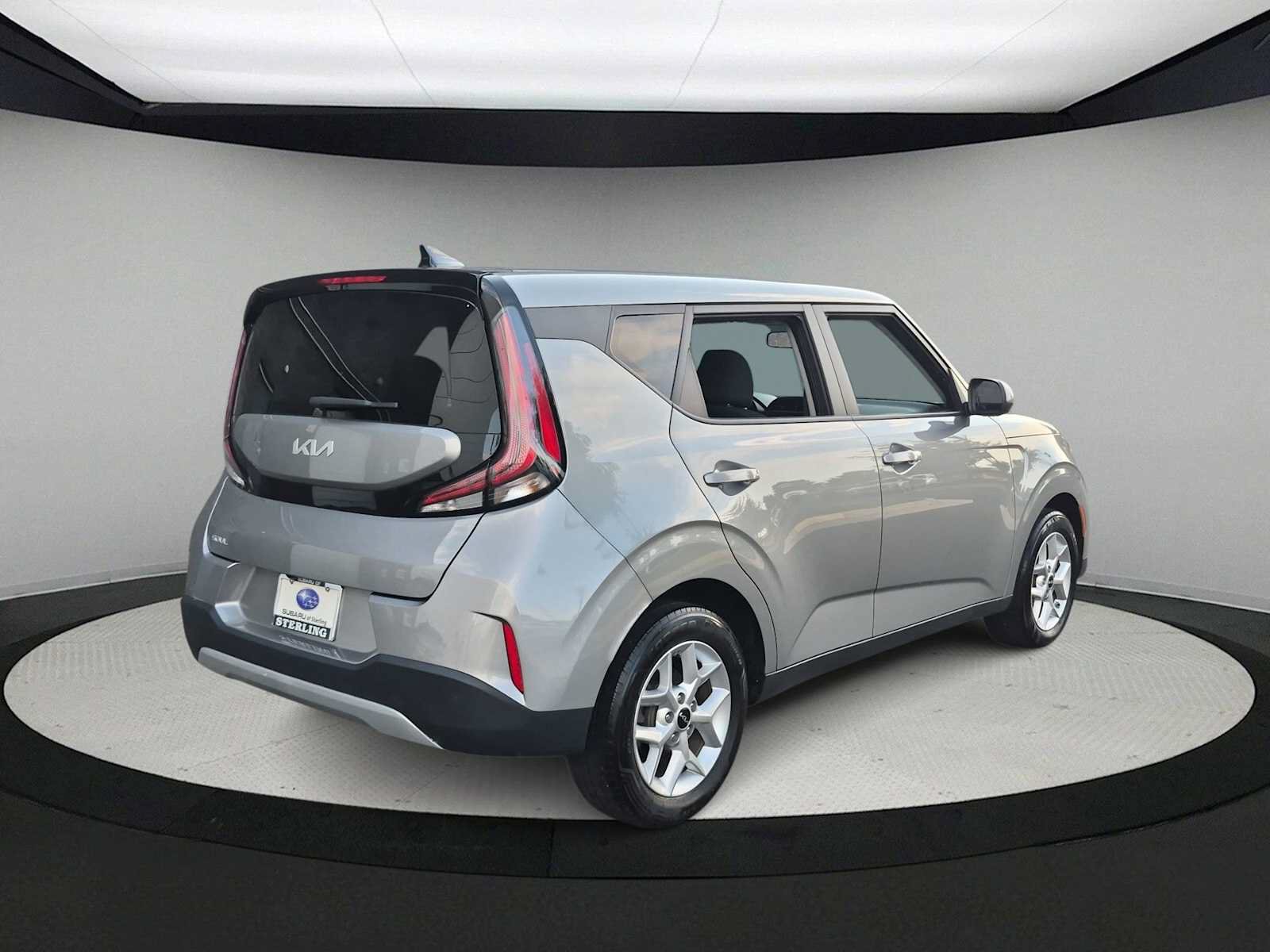 Used 2024 Kia Soul LX w/ LX Technology Package FWD image 8