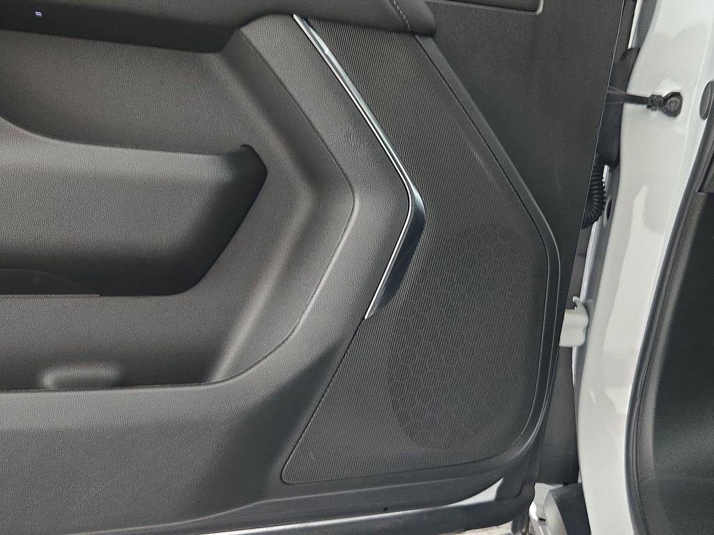 Used 2025 Chevrolet Suburban LS image 30