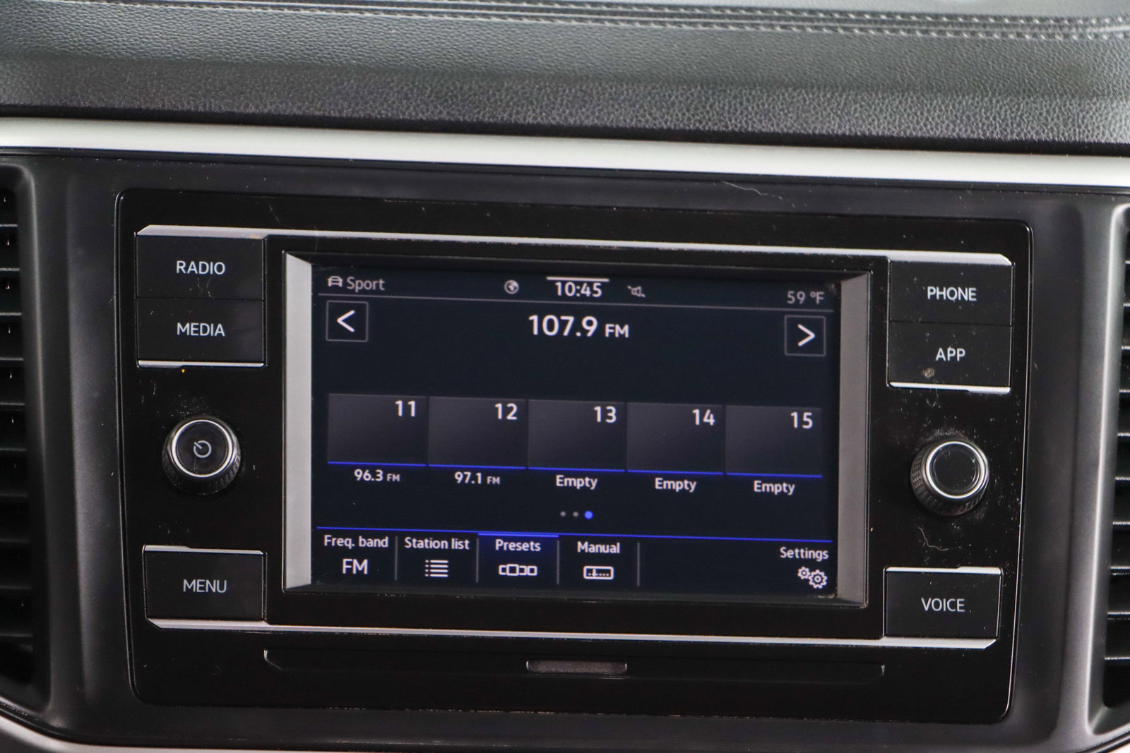 Used 2023 Volkswagen Atlas SE image 19